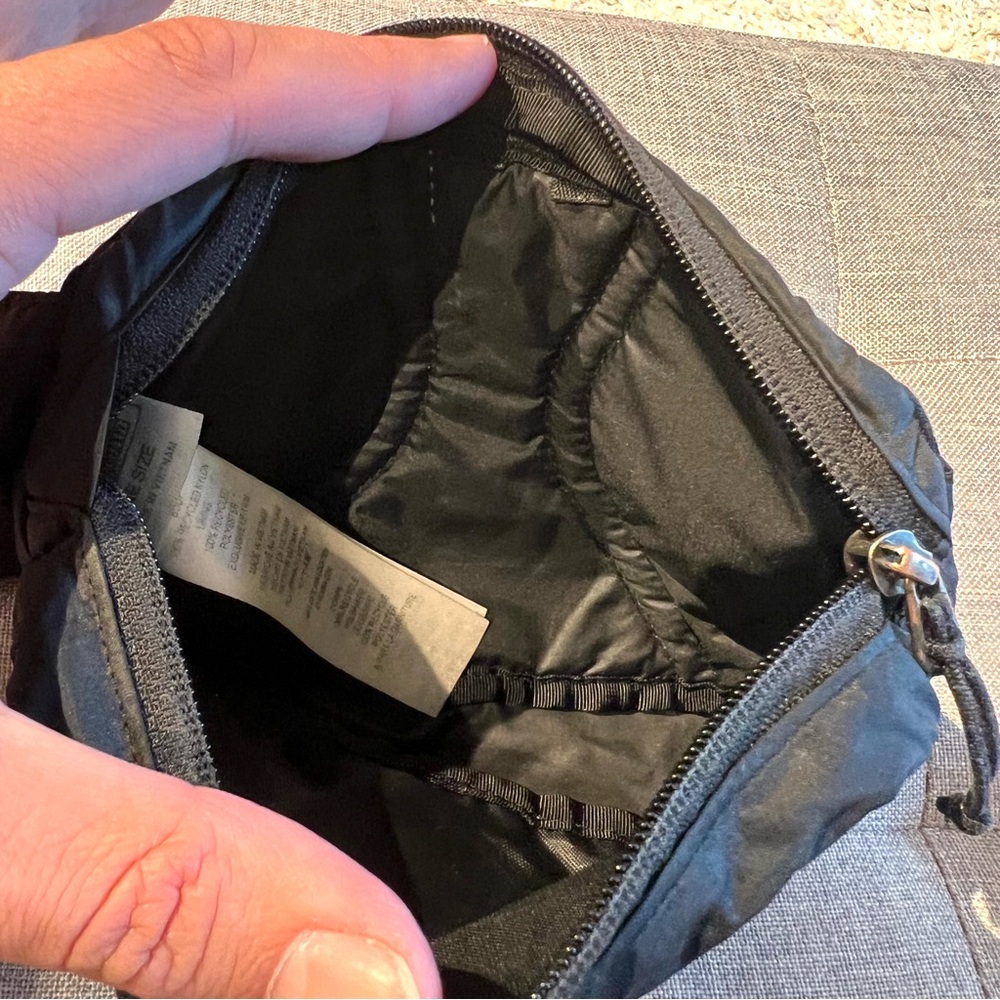Patagonia Ultralight Black Hole Mini Hip Pack - Black - Picture 4 of 7